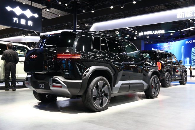 2025成都车展:实拍方程豹钛3星战都市版