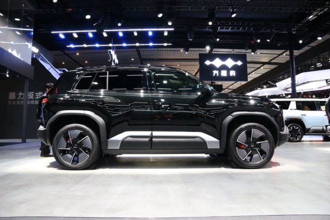 2025成都车展:实拍方程豹钛3星战都市版