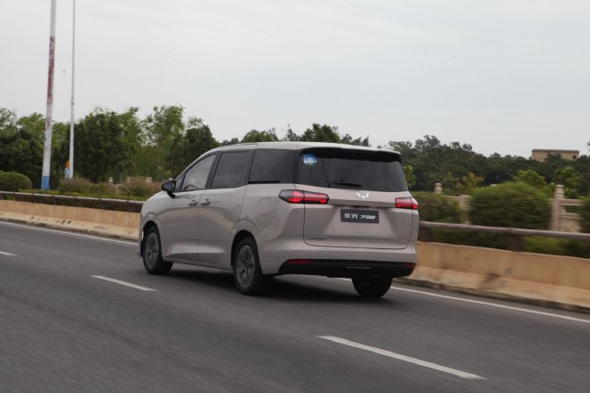 一款车配三种动力 综合试驾五菱星光730混动版