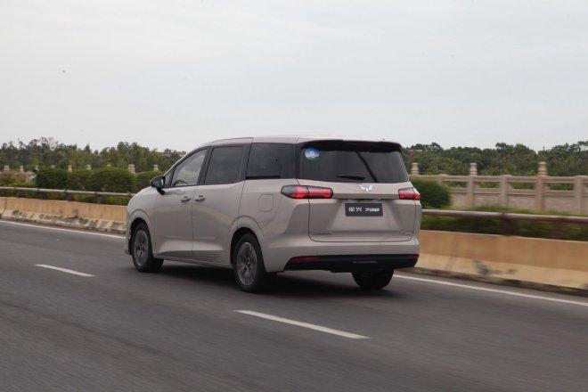 一款车配三种动力 综合试驾五菱星光730混动版