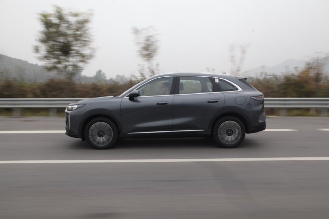 动力够用配置全 试驾奇瑞第五代瑞虎8虎踞版