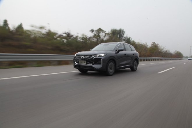 动力够用配置全 试驾奇瑞第五代瑞虎8虎踞版