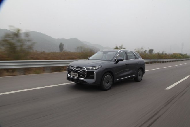 动力够用配置全 试驾奇瑞第五代瑞虎8虎踞版