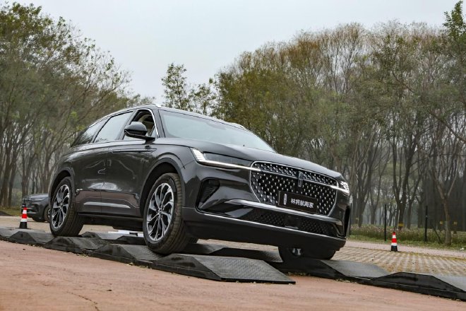 美式豪华大五座 体验林肯航海家