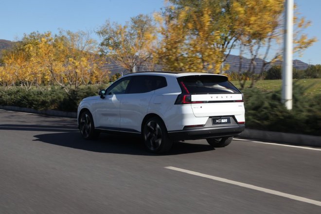 安全与时尚全兼容 抢先试驾沃尔沃全新XC70