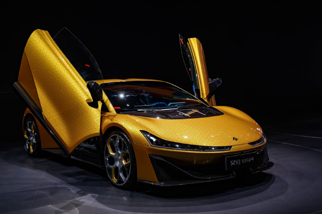 2025广州车展：广汽昊铂SSR云纹金高定版首发