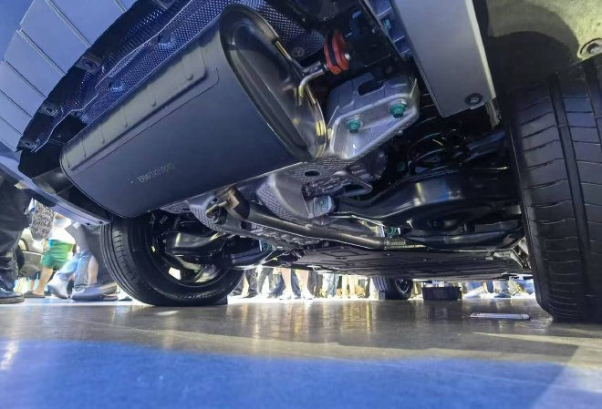 2024成都车展:方程豹豹8正式亮相