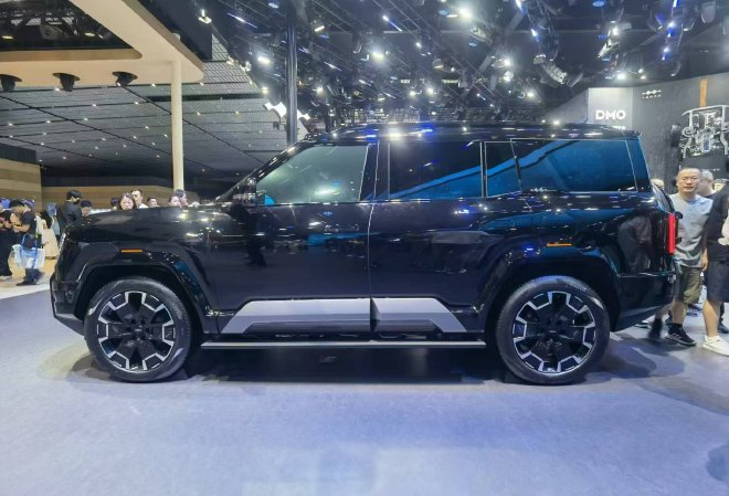 2024成都车展:方程豹豹8正式亮相