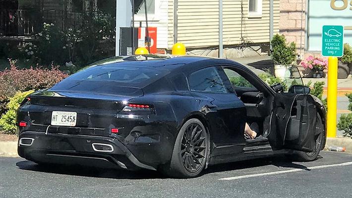 体验3.5秒破百的刺激！保时捷将推全新纯电跑车