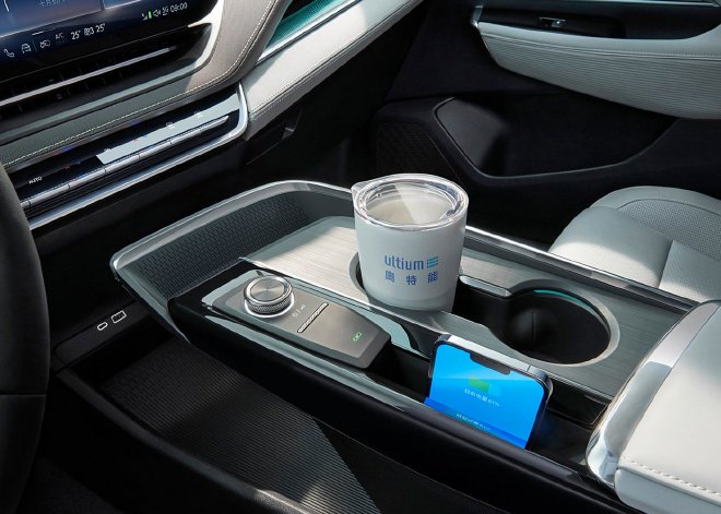 试驾别克E5 感受合资纯电SUV的豪华感
