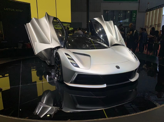 2023上海车展:路特斯多款车型亮相