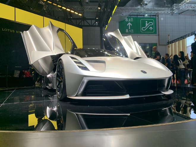 2023上海车展:路特斯多款车型亮相