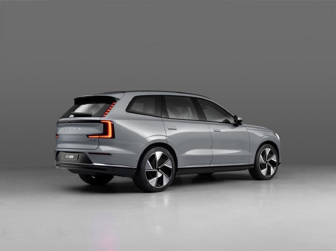 自动驾驶赛道的里程碑,2023上海车展专访沃尔沃和Luminar高管