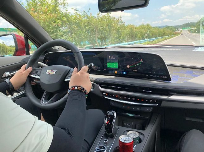 美式豪华新典范 试驾凯迪拉克全新XT4尊贵型