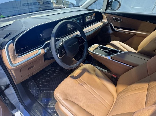 2024北京车展探馆:上汽大通大家7 PHEV/9 PHEV亮相