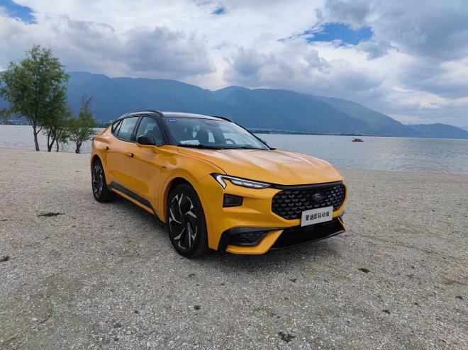 大马力性能测试和油耗PK 福特蒙迪欧运动版试驾