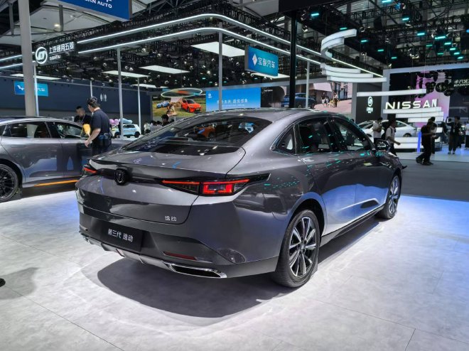 2024广州车展:长安携逸动等多款车型亮相