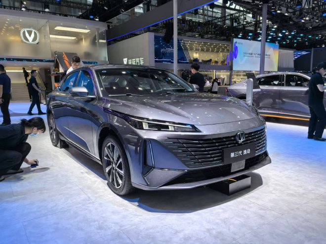 2024广州车展:长安携逸动等多款车型亮相