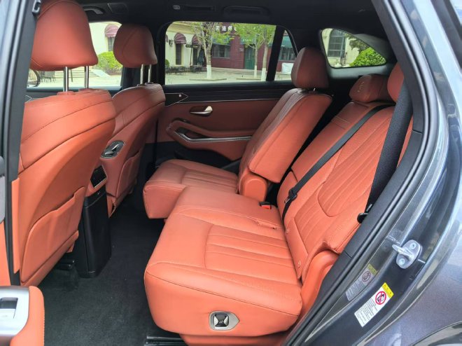 智能与豪华再升级 试驾比亚迪旗舰车型汉L与唐L