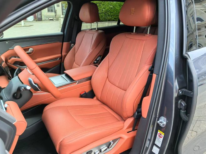 智能与豪华再升级 试驾比亚迪旗舰车型汉L与唐L