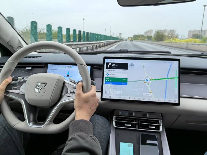 智能与豪华再升级 试驾比亚迪旗舰车型汉L与唐L