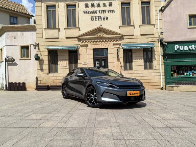 智能与豪华再升级 试驾比亚迪旗舰车型汉L与唐L