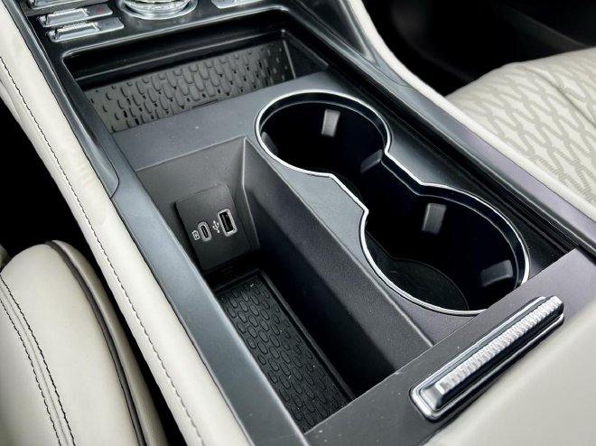 美式豪华大五座 体验林肯航海家