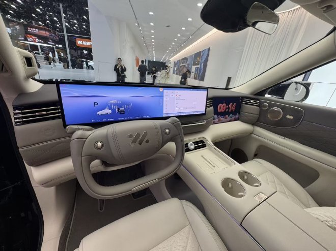 2025广州车展:智己LS9亮相并开启交付