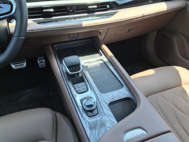 换装8AT变速器 试驾奇瑞艾瑞泽8 御+版车型