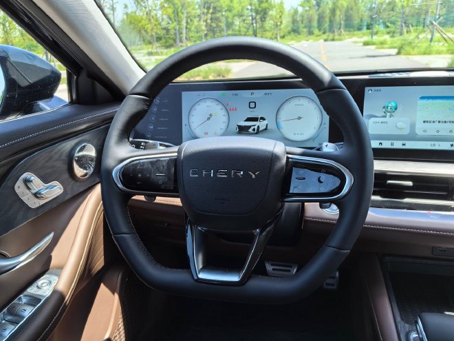 换装8AT变速器 试驾奇瑞艾瑞泽8 御+版车型