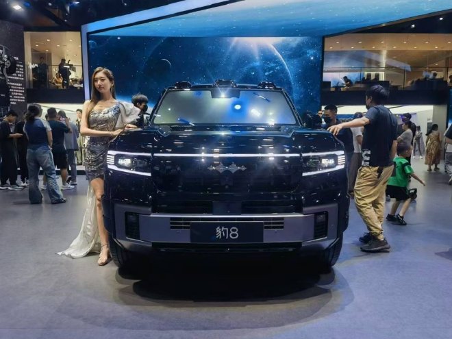 2024成都车展:方程豹豹8正式亮相