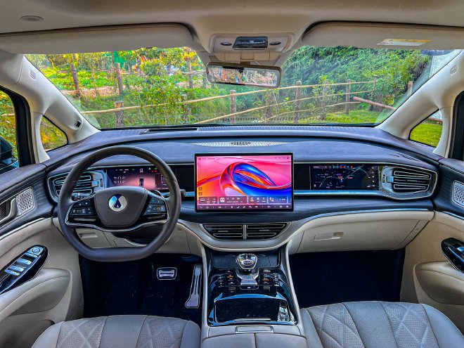 底盘/智驾/座舱等六部分均升级 试驾2025款腾势D9