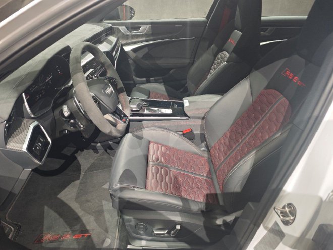 具有收藏价值 一汽奥迪RS旗舰双车正式上市