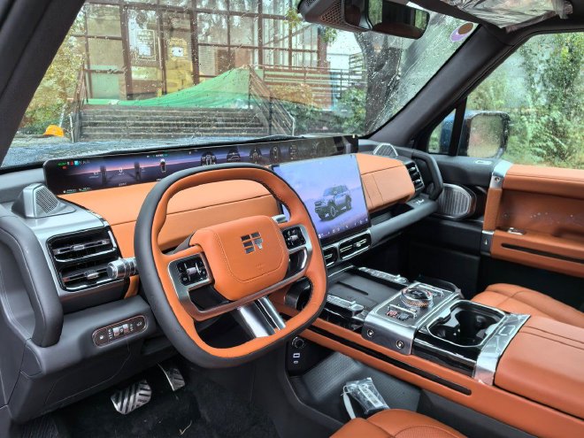 试驾纵横G700 用实力诠释何为硬派豪华SUV