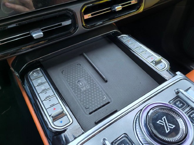 试驾纵横G700 用实力诠释何为硬派豪华SUV