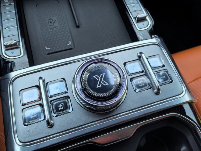 试驾纵横G700 用实力诠释何为硬派豪华SUV