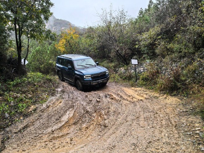 试驾纵横G700 用实力诠释何为硬派豪华SUV