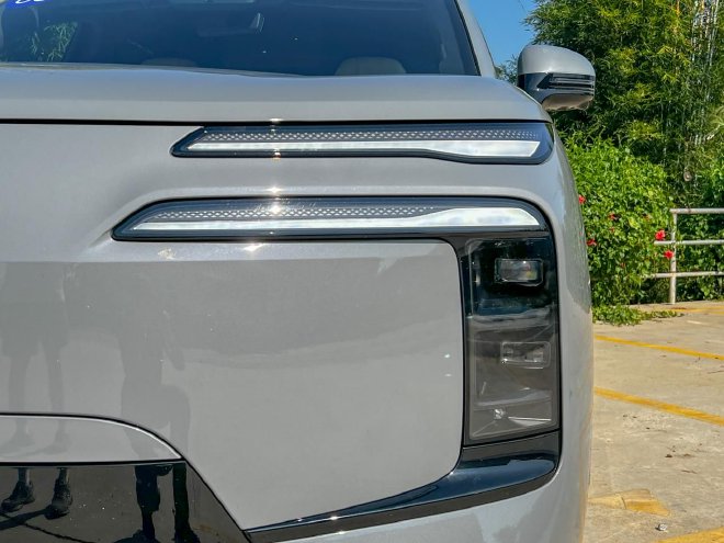 舒适与性能相得益彰 动态试驾腾势N8L