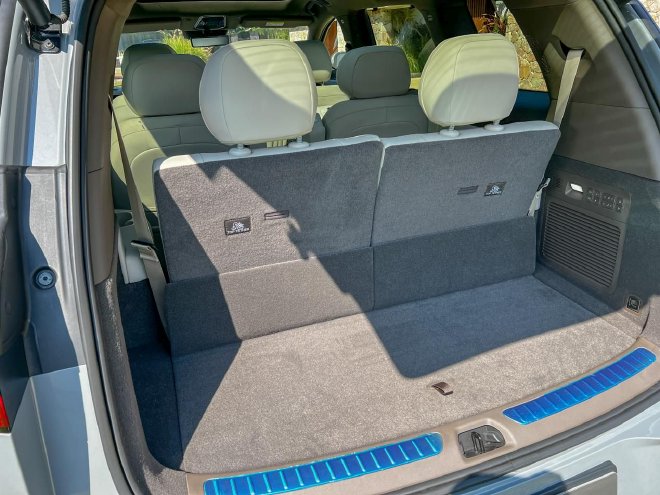 舒适与性能相得益彰 动态试驾腾势N8L