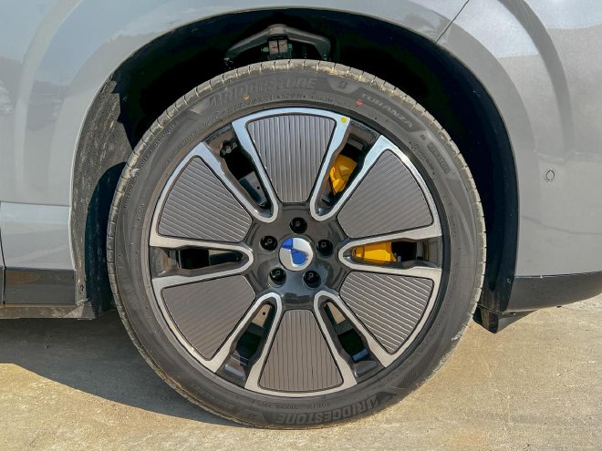 舒适与性能相得益彰 动态试驾腾势N8L