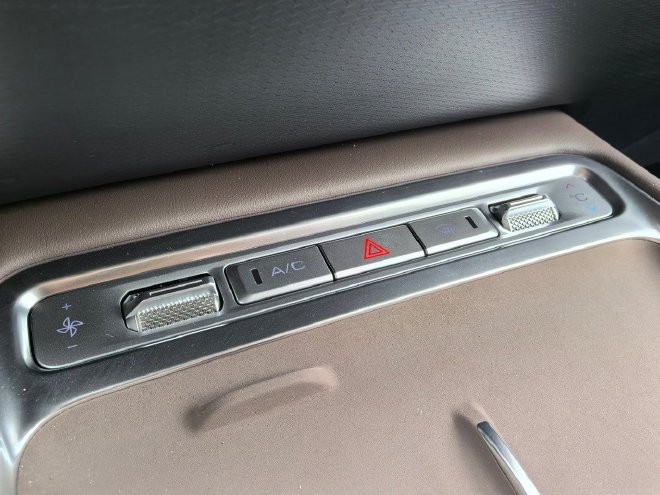 一款车配三种动力 综合试驾五菱星光730混动版