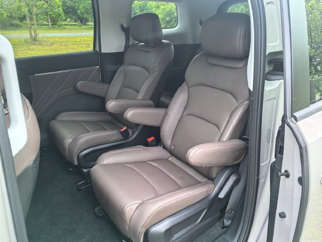 一款车配三种动力 综合试驾五菱星光730混动版