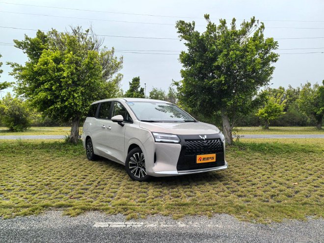 一款车配三种动力 综合试驾五菱星光730混动版