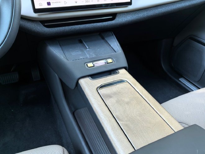 安全与时尚全兼容 抢先试驾沃尔沃全新XC70