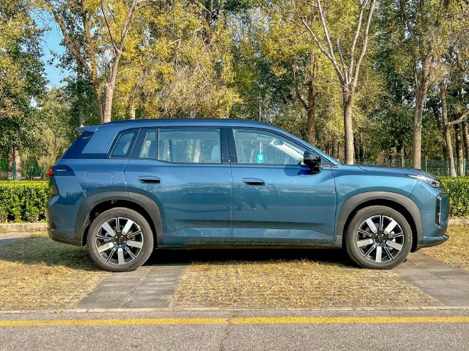 家用增程SUV新选择 试驾广汽埃安AION i60