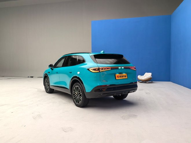 搭载猎鹰700+ 抢先体验风云T9L四驱版