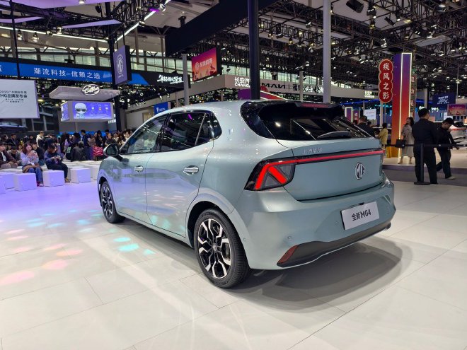 2025广州车展:MG4半固态安芯版亮相
