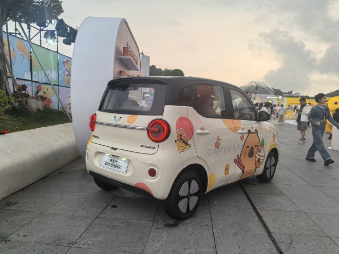 售价4.48-5.48万元 第五代宏光MINIEV上市