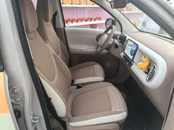 售价4.48-5.48万元 第五代宏光MINIEV上市