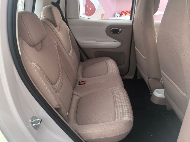 售价4.48-5.48万元 第五代宏光MINIEV上市